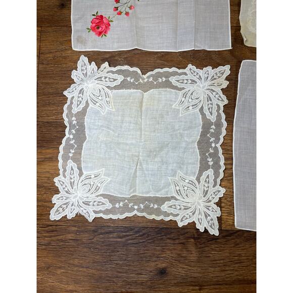 lot of 4 vintage handkerchiefs used condition - Picture 7 of 9